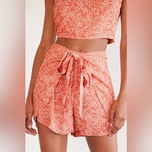 NWT Lulus Most Perfect Day Coral Print Tie-Front Shorts